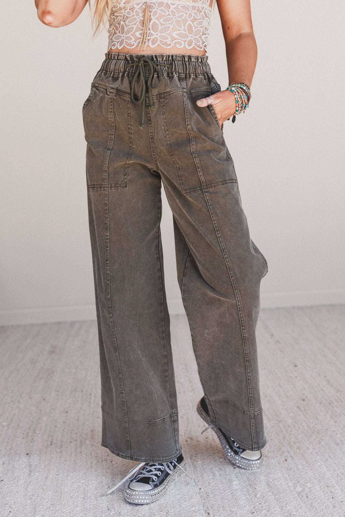Clean Break Drawstring Wide Leg Pants - Olive - Image 3