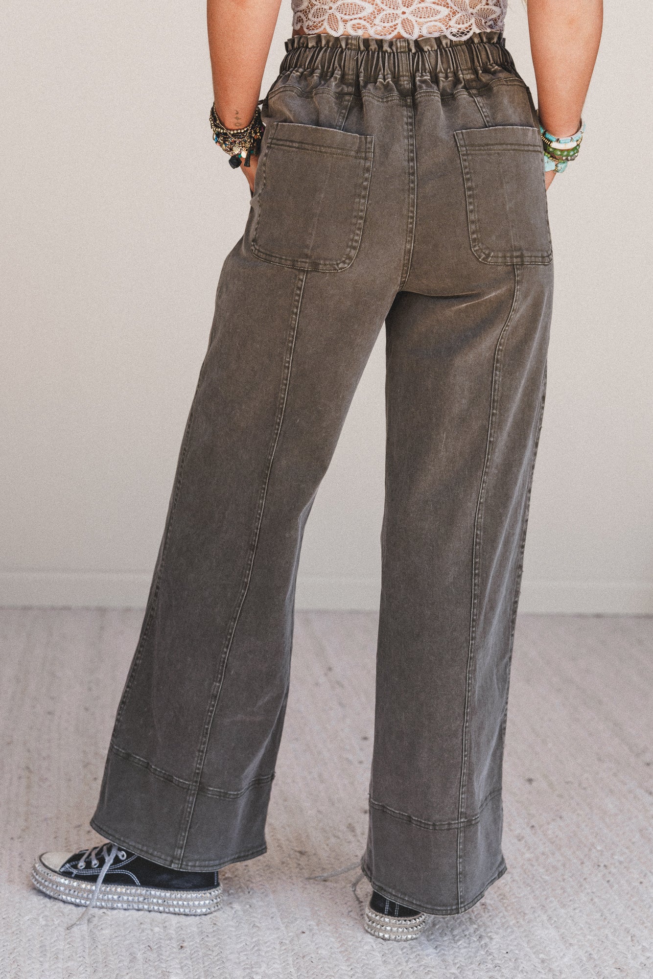 Clean Break Drawstring Wide Leg Pants - Olive - Image 4