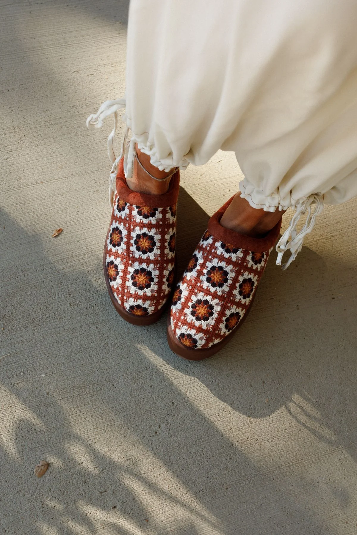 Crochet Hug Slipper Shoes - Brown - Image 3