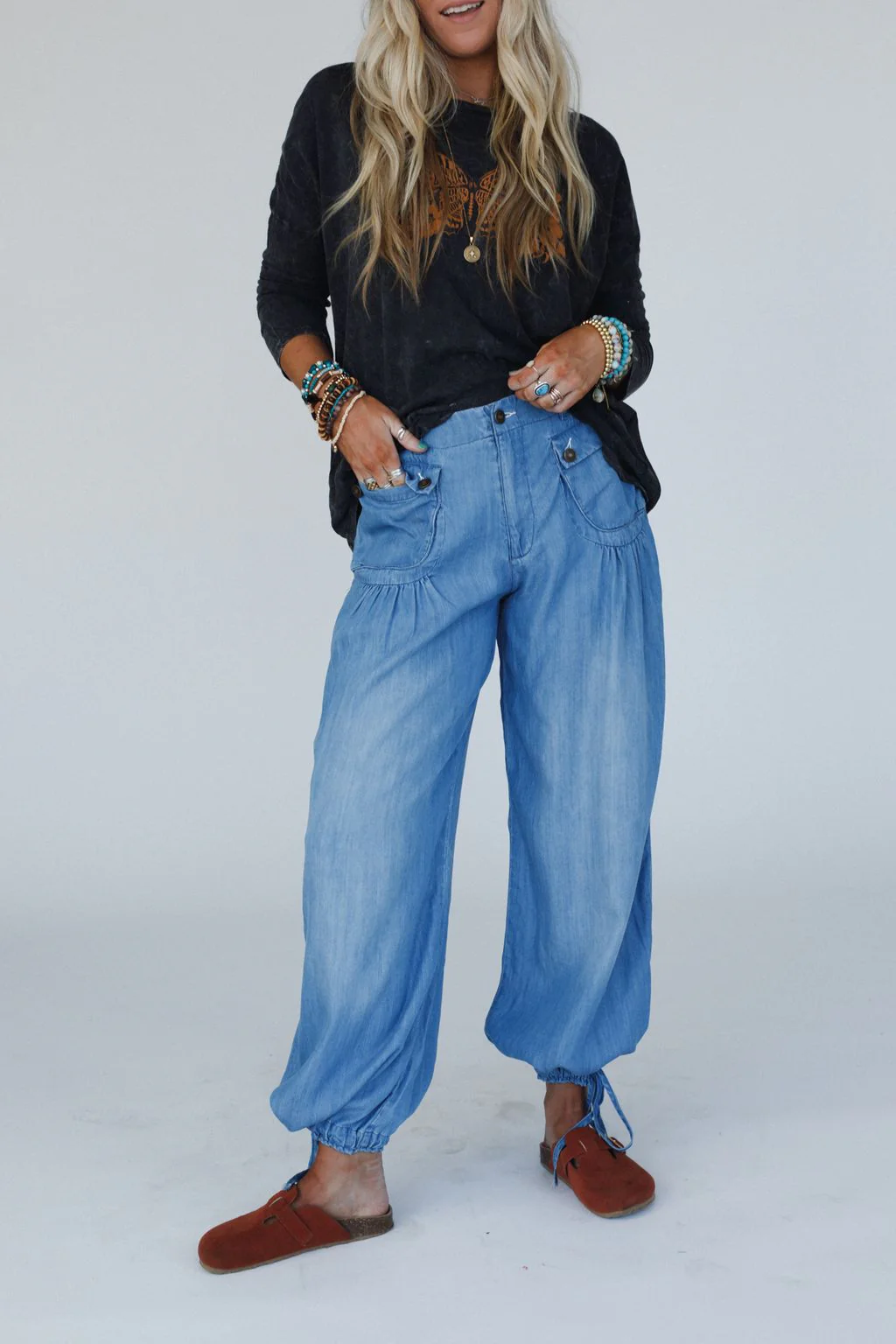 East Bay Loose Fit Cargo Jeans - Blue Dark Wash - Image 4