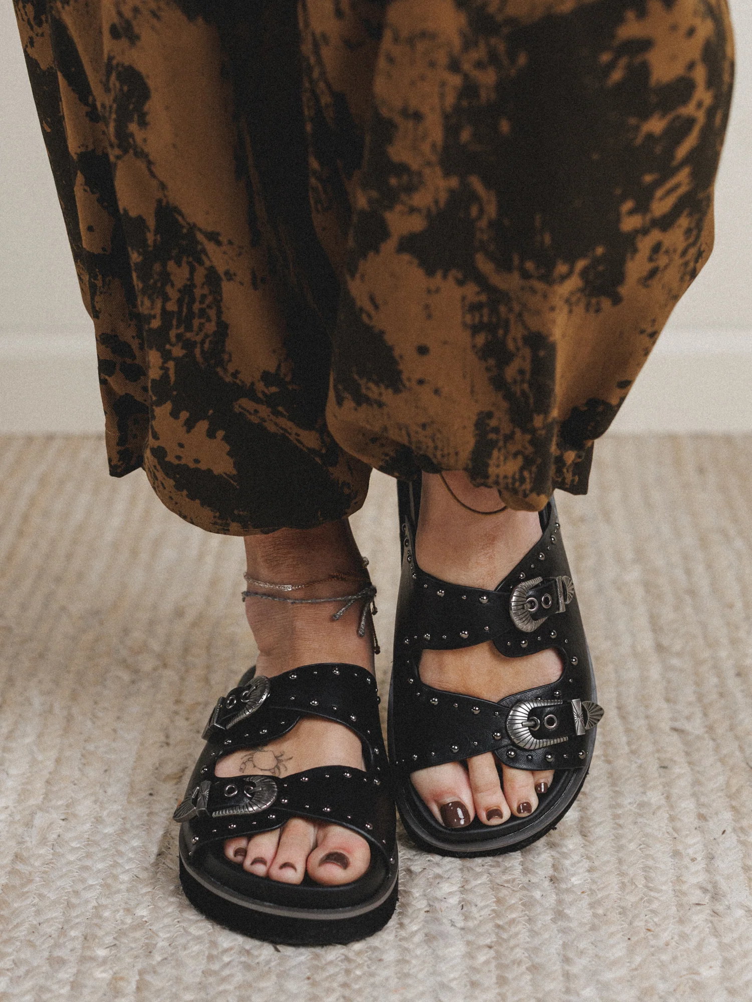Effie Buckle Slide - Black - Image 7