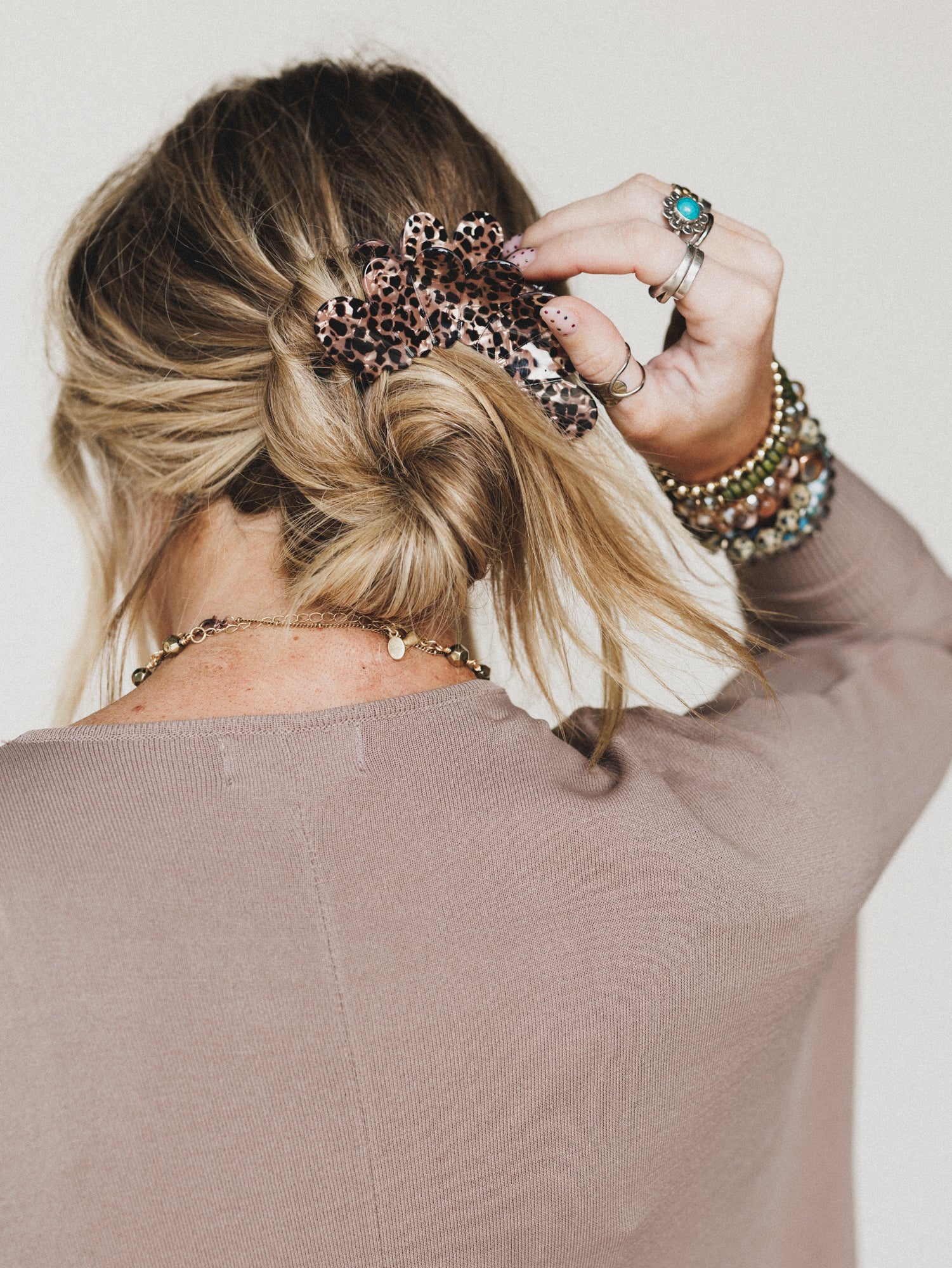 Julie Clip - Oval - Image 3