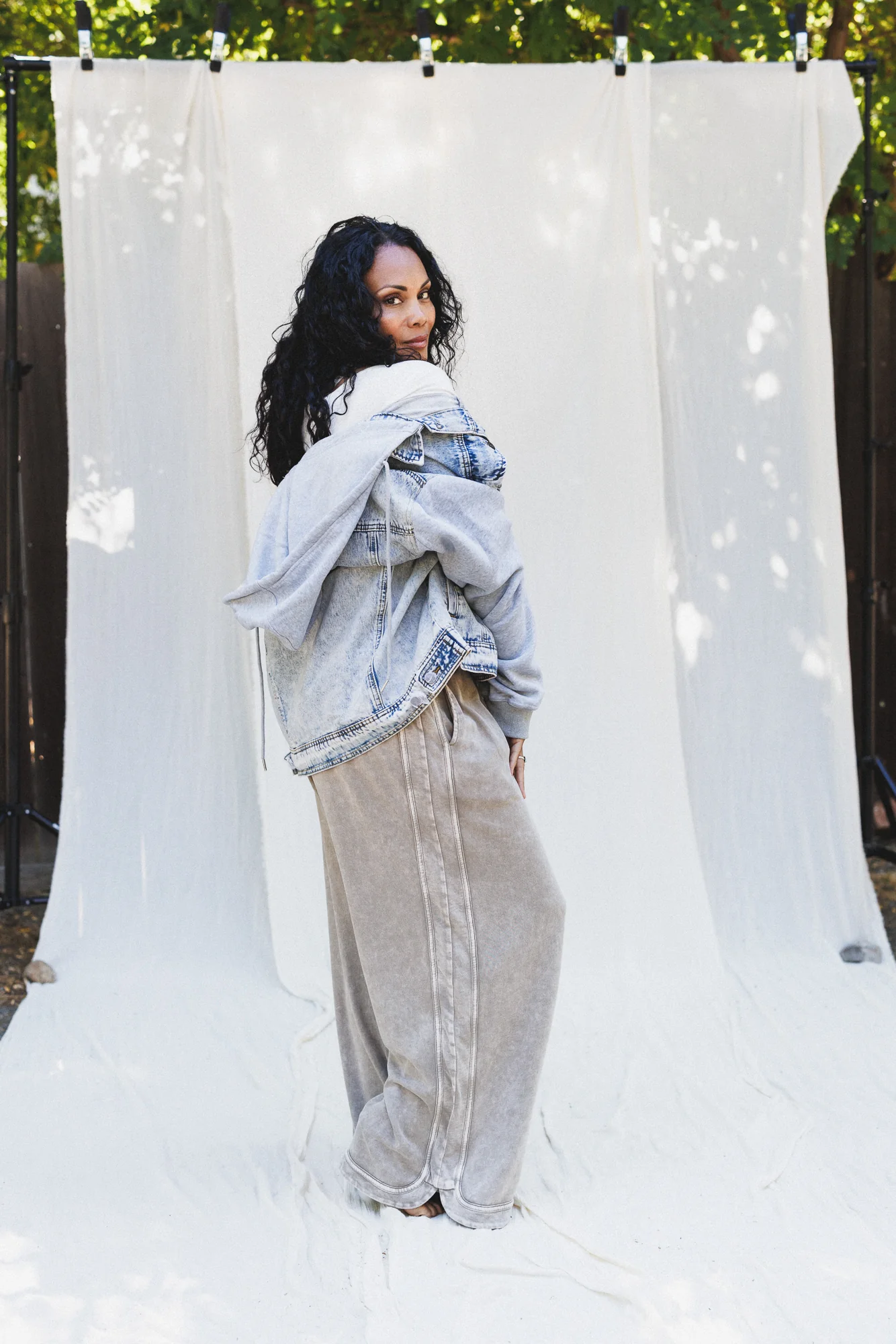 The Nest My Boyfriends Denim Jacket - Blue Light Wash - Image 8
