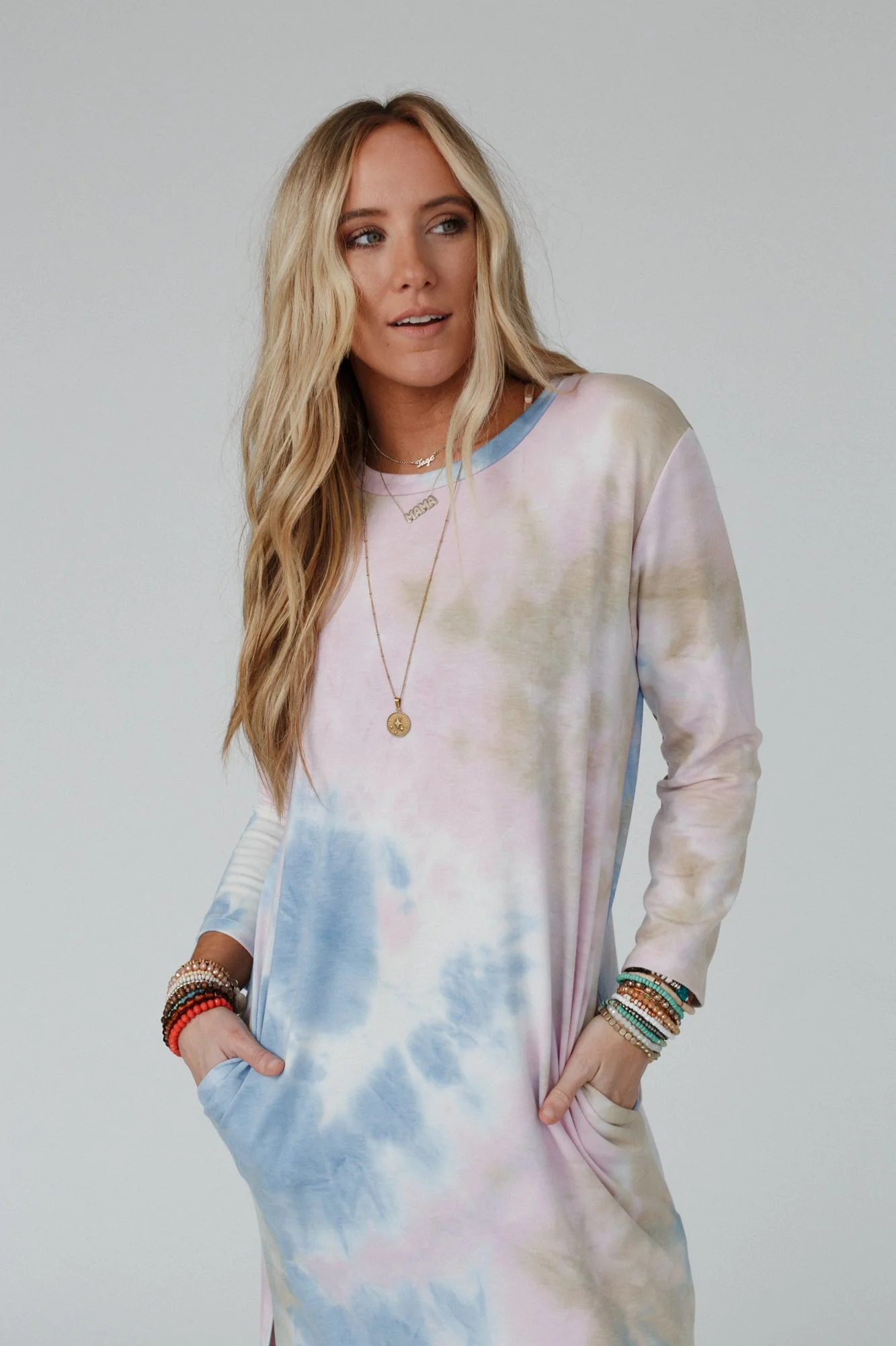 The Nest Soul Shine Pocketed Tie Dye Midi Dress - Lavender Taupe - Image 4