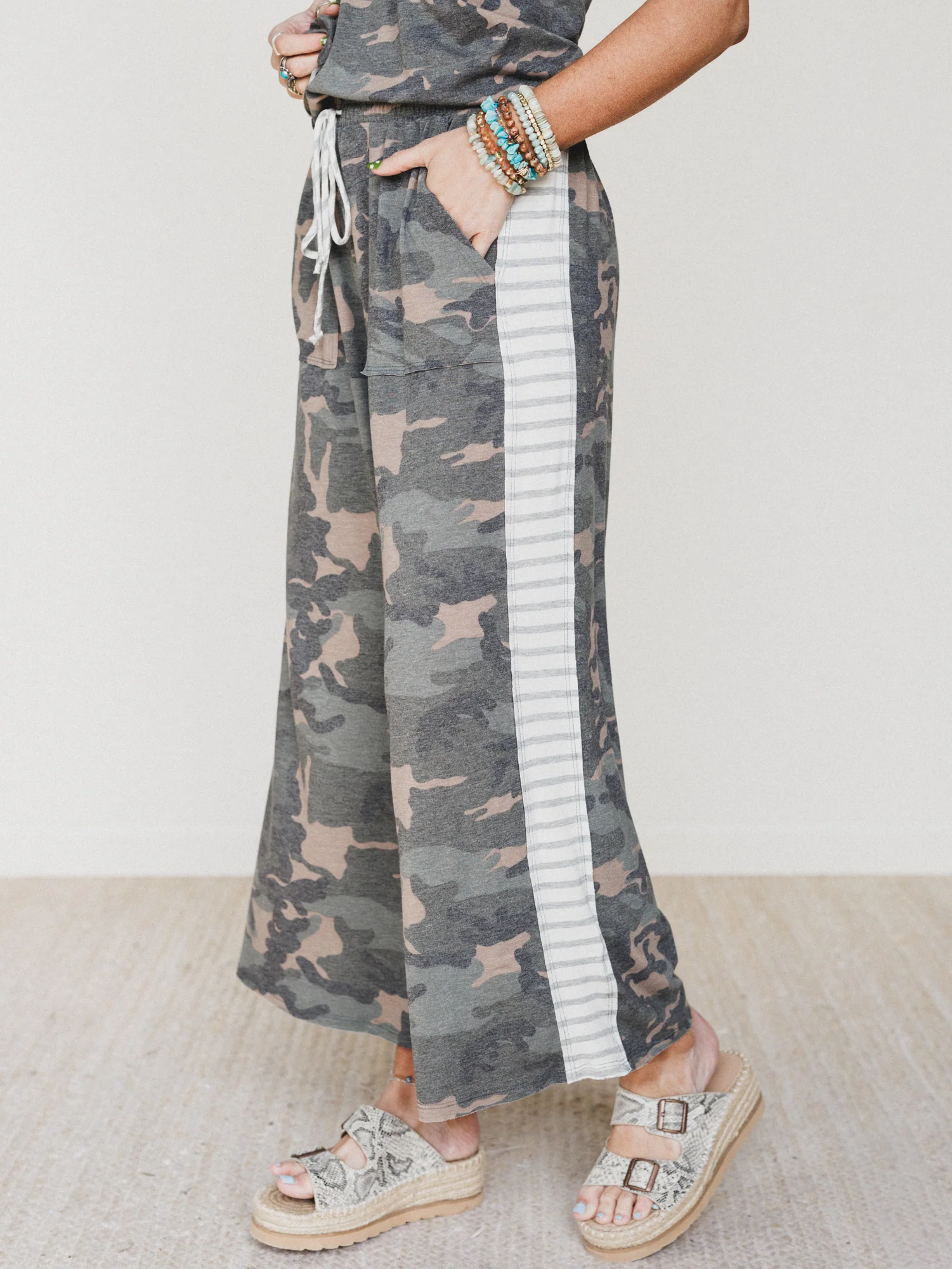 The Nest Casual Wanderer Wide Leg Pant - Olive Charcoal - Image 4